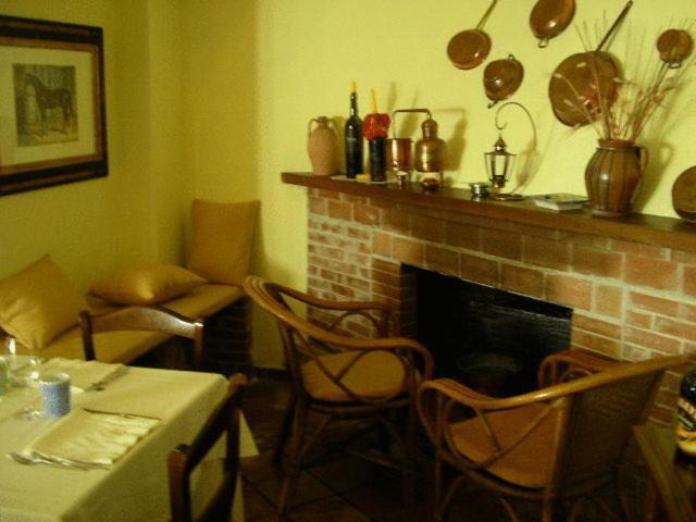 Tavernola - Locanda Di Campagna Батипалия Екстериор снимка