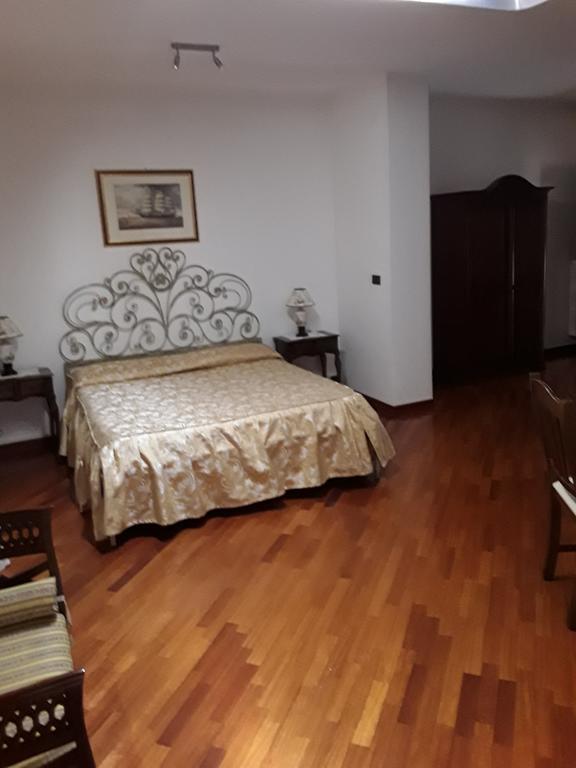 Tavernola - Locanda Di Campagna Батипалия Екстериор снимка