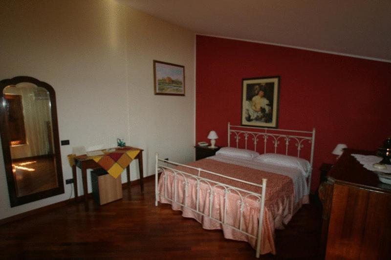 Tavernola - Locanda Di Campagna Батипалия Екстериор снимка